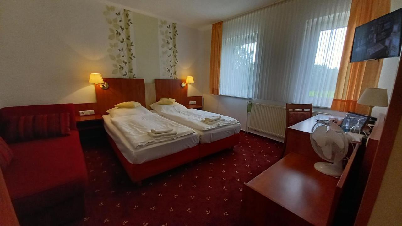 Kraeuterhotel & Restaurant Heidejaeger Mulmshorn Екстериор снимка