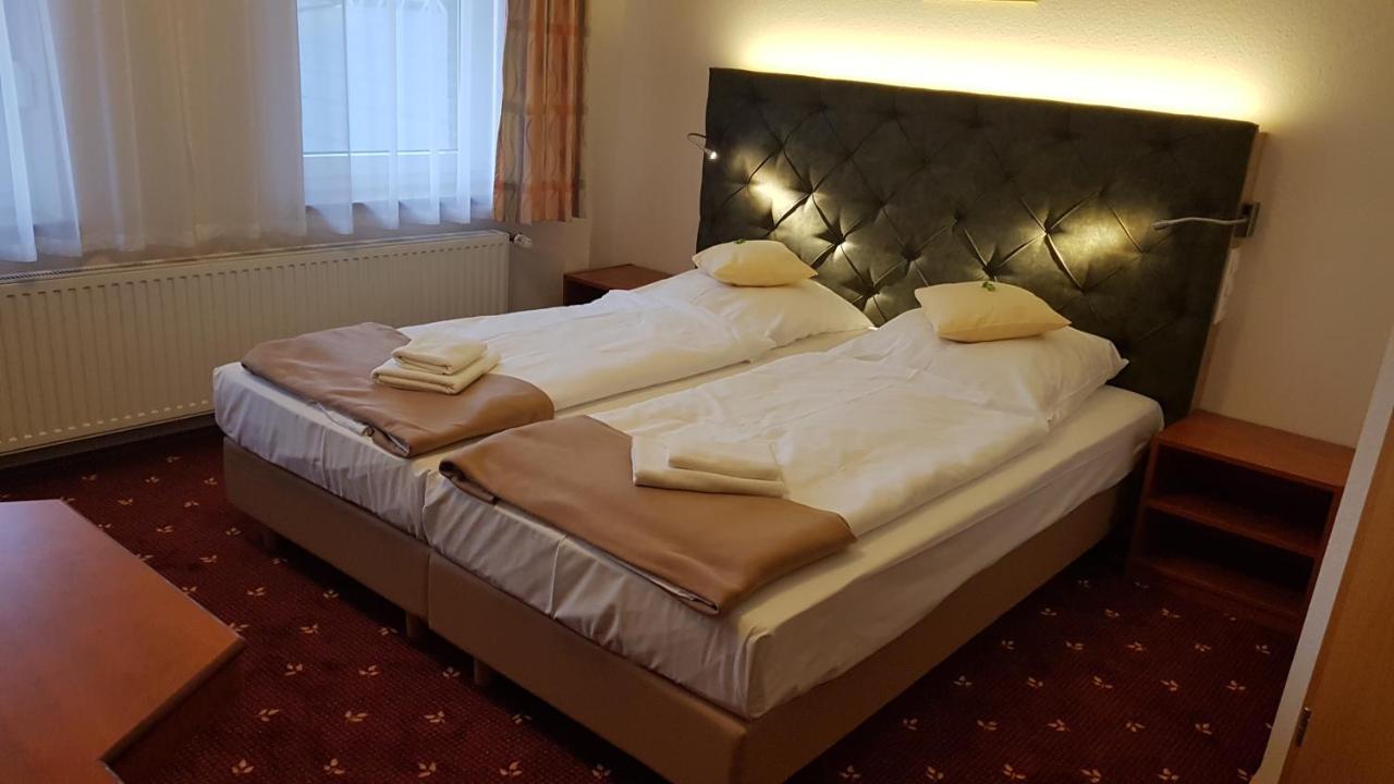 Kraeuterhotel & Restaurant Heidejaeger Mulmshorn Екстериор снимка