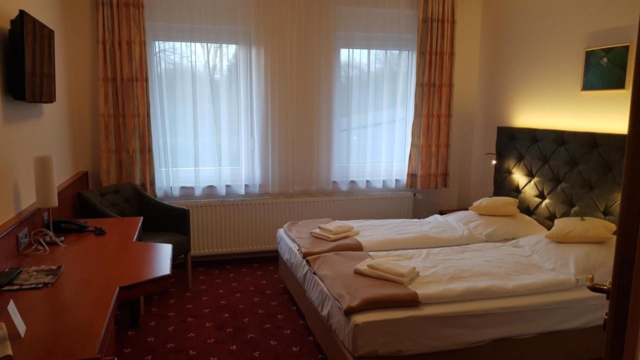 Kraeuterhotel & Restaurant Heidejaeger Mulmshorn Екстериор снимка
